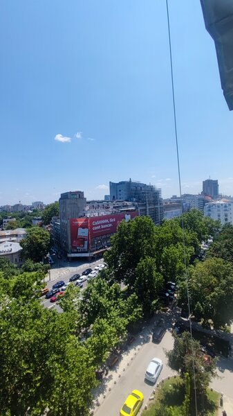 Magheru Romana, blocul Mega Image (EVA)